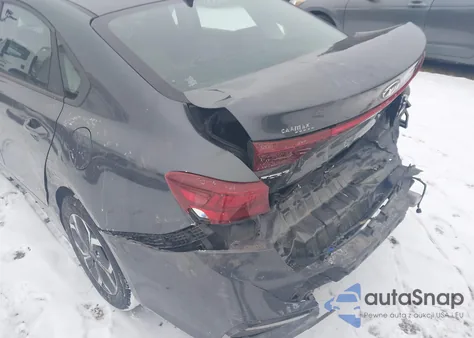 2019 Kia Forte Lxs z USA, uszkodzony, nr VIN 3KPF24AD8KE112147